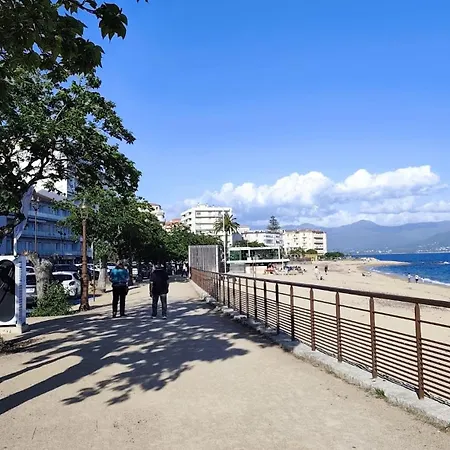 F3-50m From Trottel - Wifi - Air Conditioning Apartment